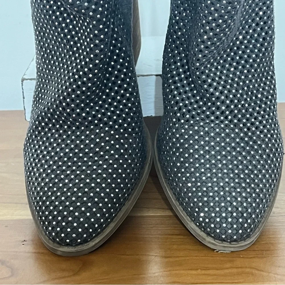 Madden Girl Mocha Gray and Silver Ankle Boots Size 9M Block Heel Y2K Perforated‎